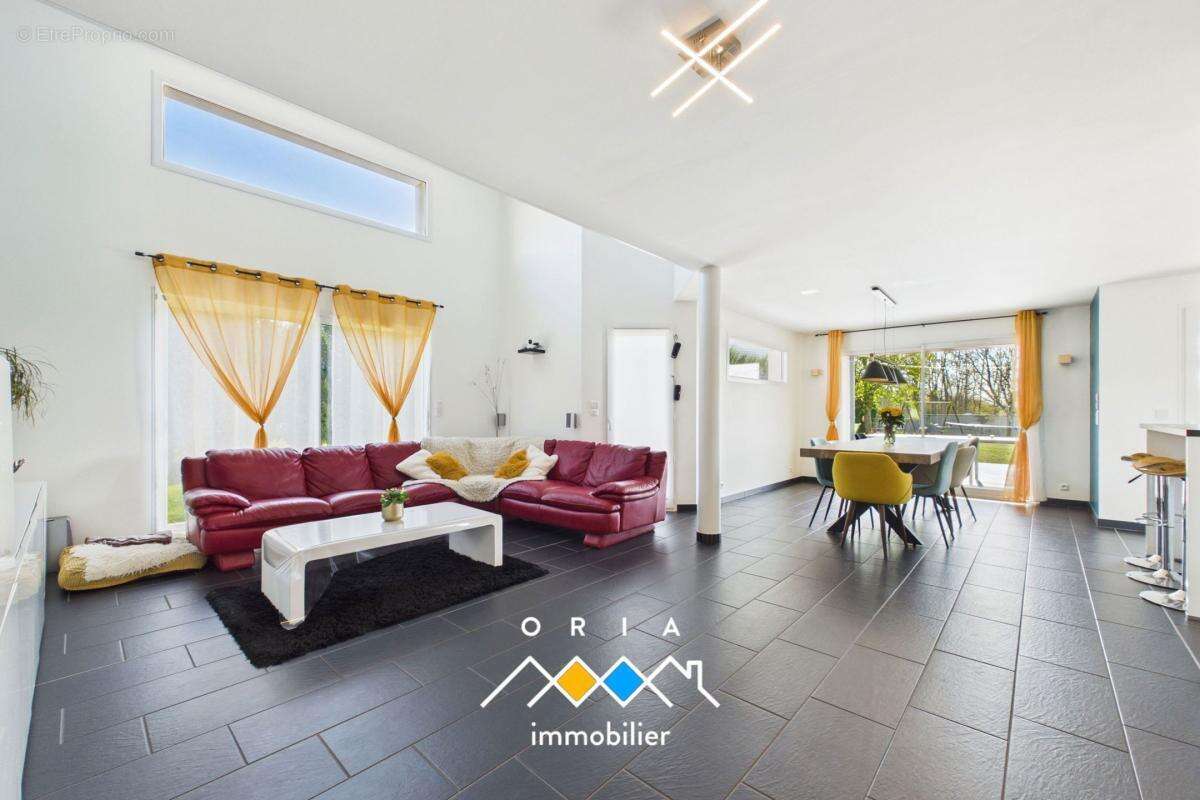 Maison à THIAUCOURT-REGNIEVILLE