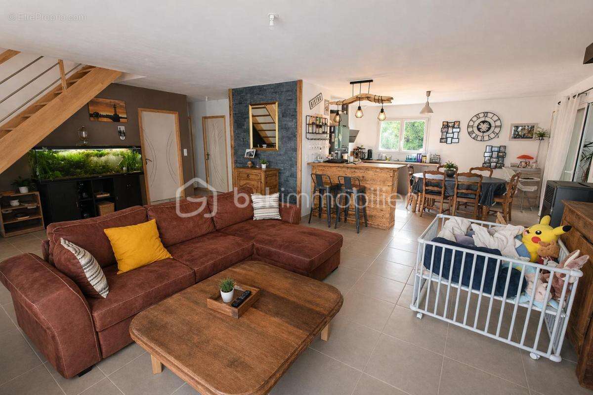 Maison à LE VAL-SAINT-PERE