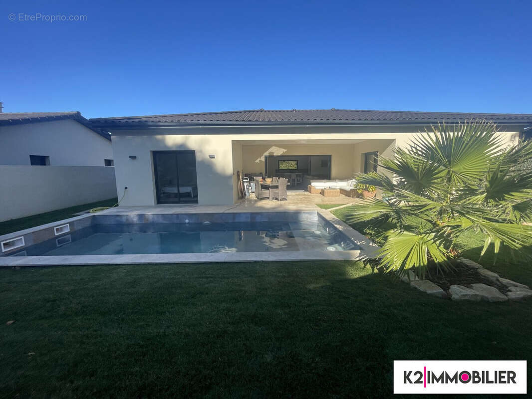 Maison à MONTELIMAR