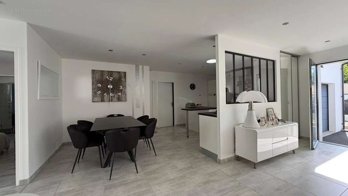 Maison à VAUX-SUR-MER