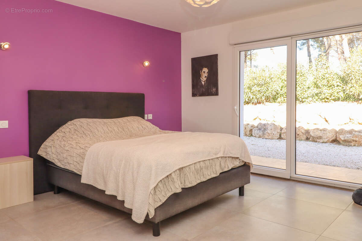 Maison à BAGNOLS-EN-FORET