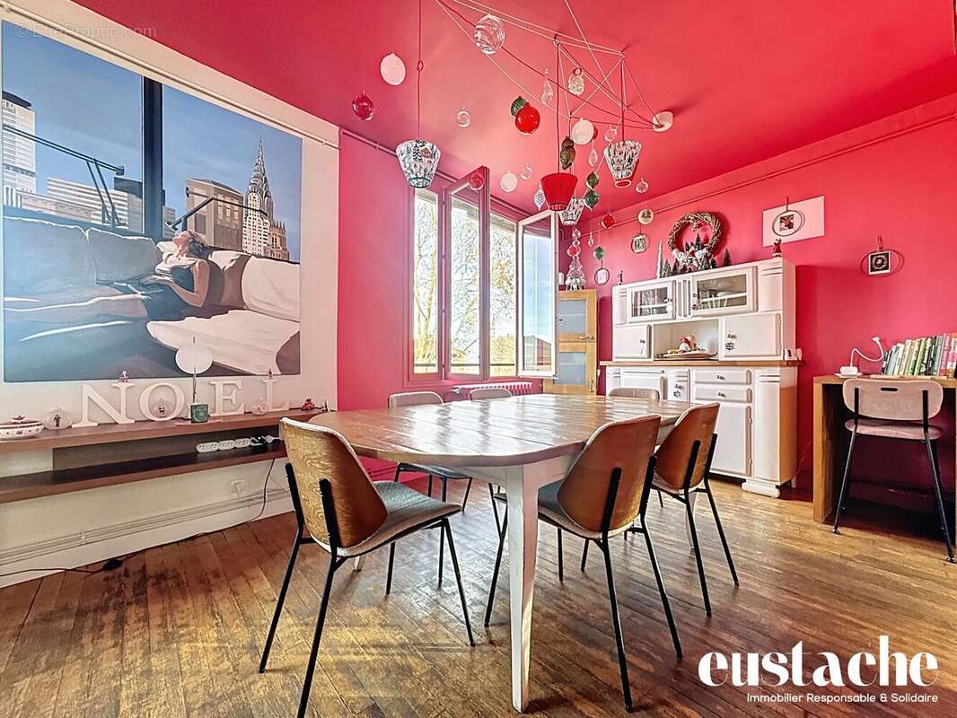 Appartement à LES LILAS