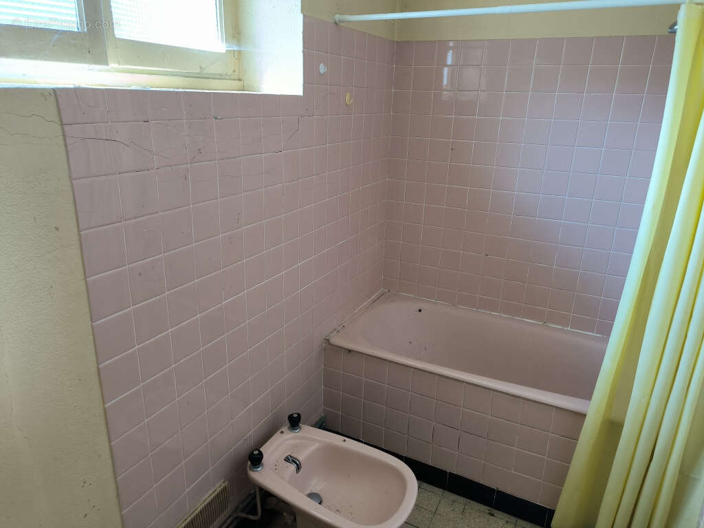 Maison à MONTREUILLON