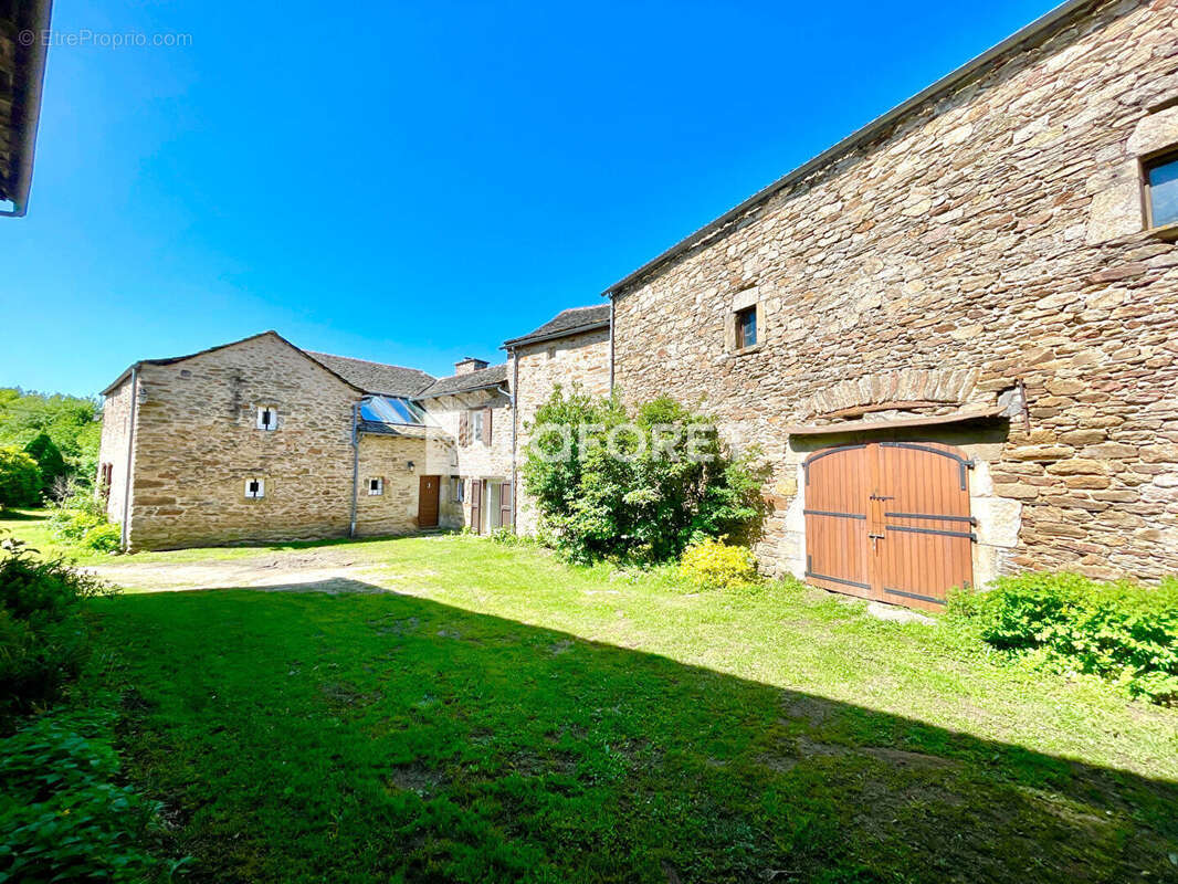Maison à COMPS-LA-GRAND-VILLE
