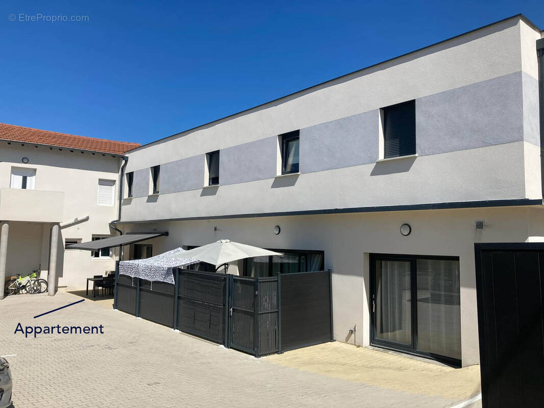 Appartement à UNIEUX