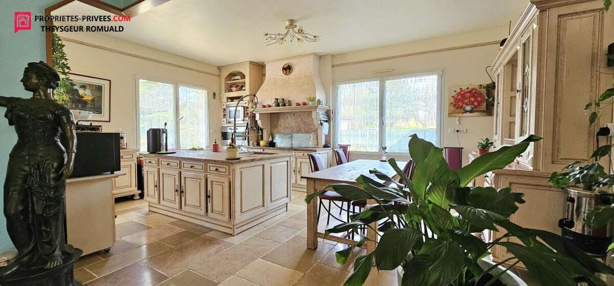 Maison à EGREVILLE