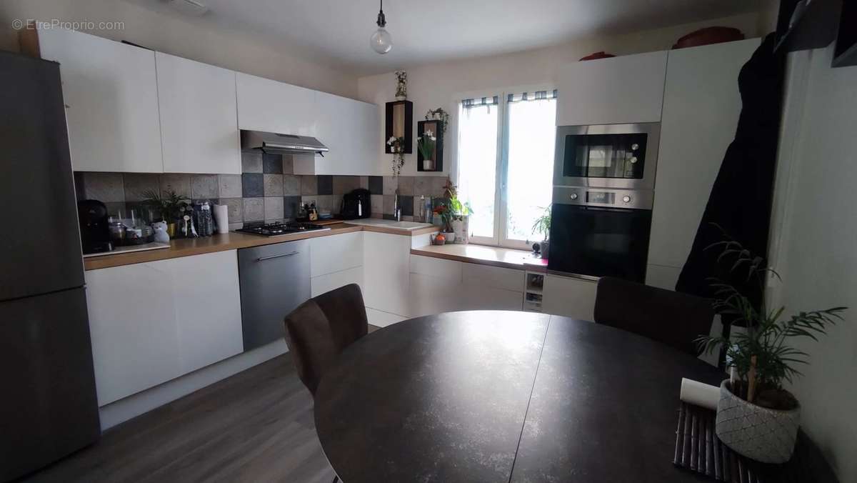 Maison à CHANTELOUP-LES-VIGNES