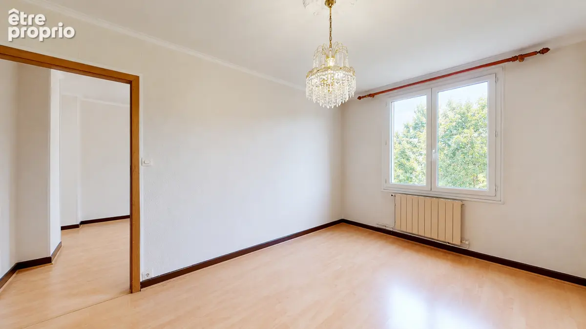 Appartement 4 pièces 70 m2 - Avant dernier étage - Grenoble / Libération - photo 5