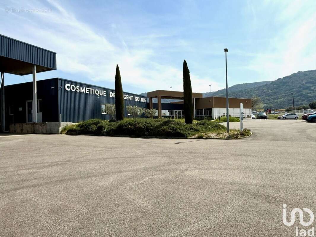 Photo 3 - Commerce à MALATAVERNE