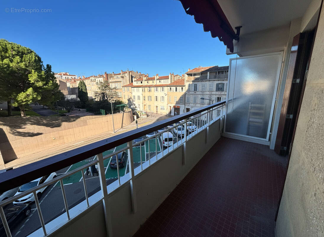 Appartement à MARSEILLE-5E