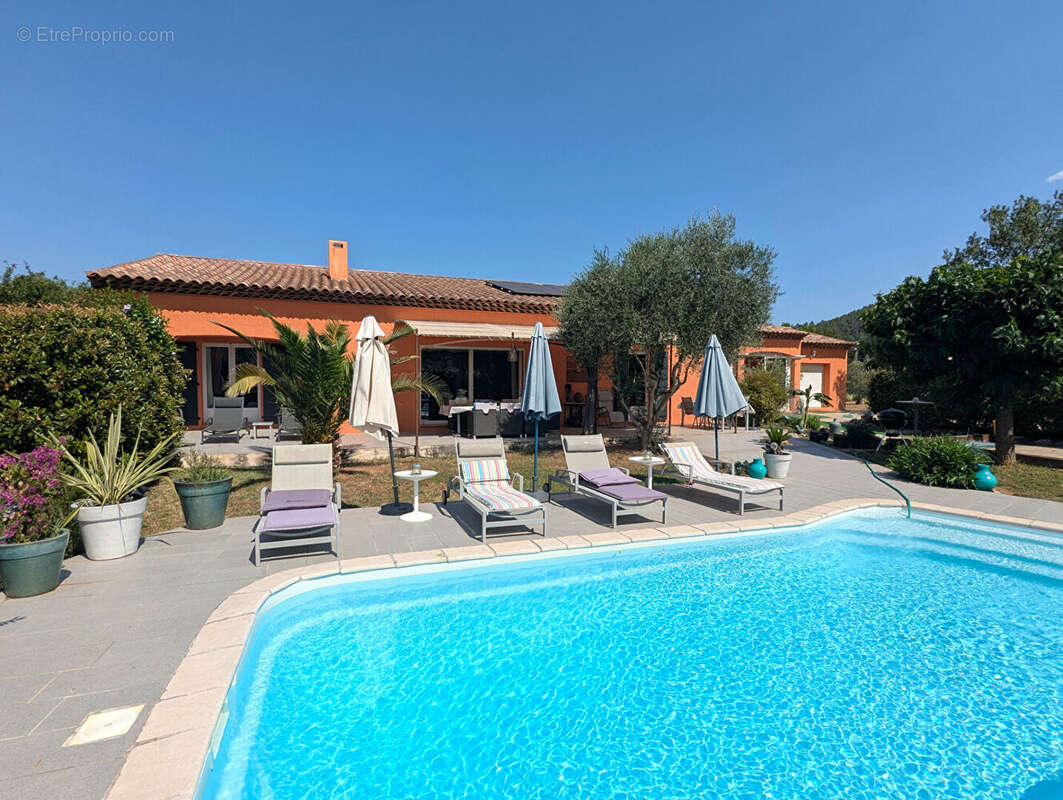 SALERNES, villa de plain-pied, 180 m², garage, piscine, au calme. - photo 2