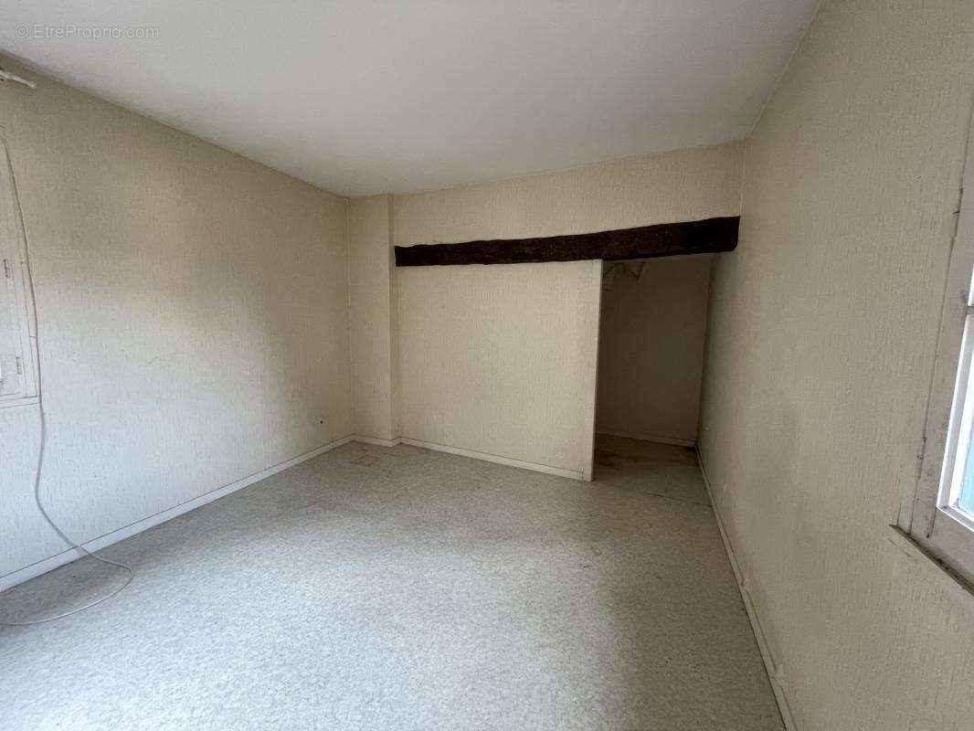 Maison à TERRASSON-LAVILLEDIEU