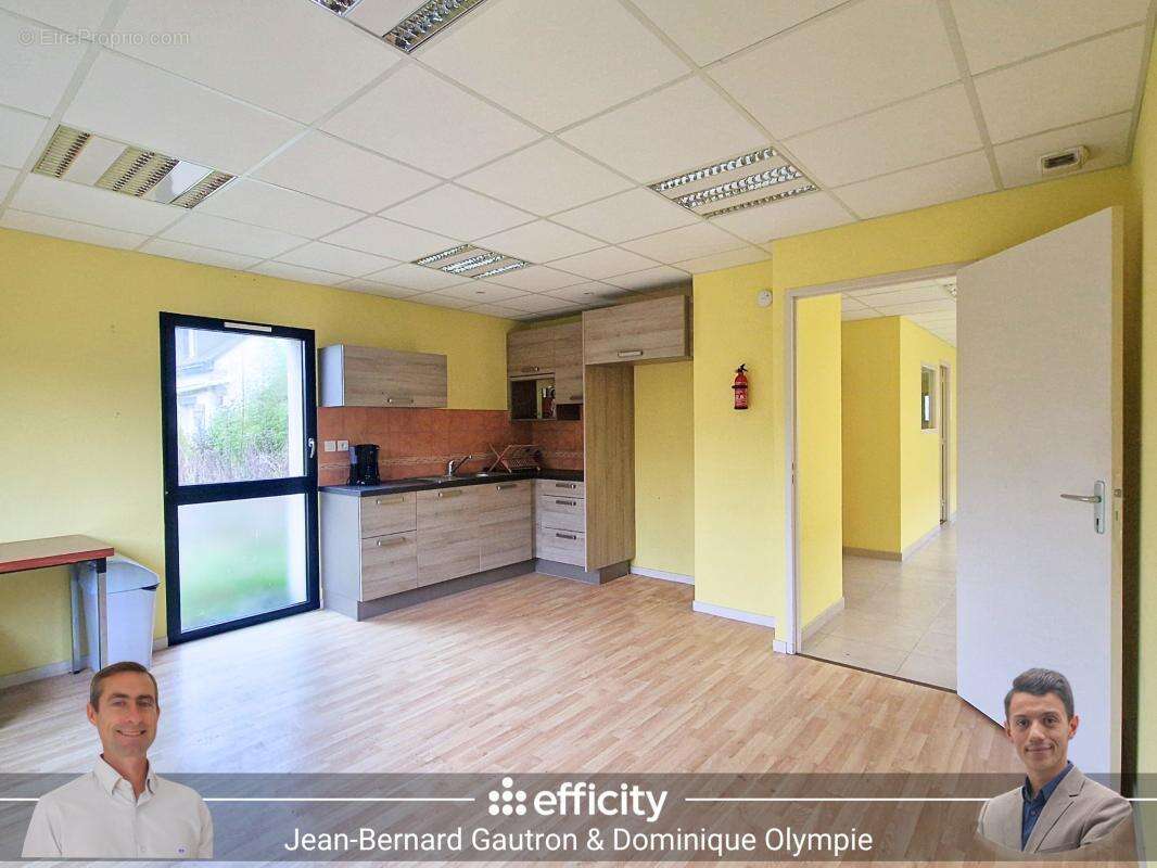 Commerce 297 m² à Tremuson  - photo 6