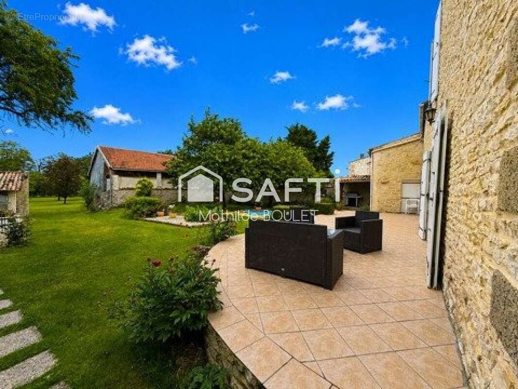 Photo 2 - Maison à NUAILLE-D'AUNIS