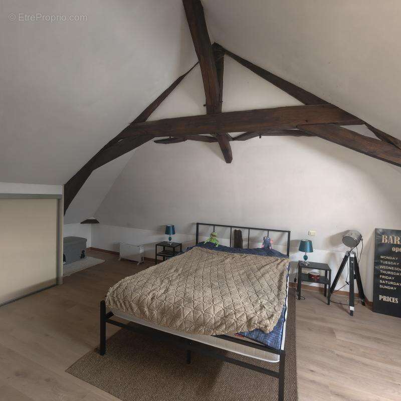 Maison à NEUILLE-PONT-PIERRE