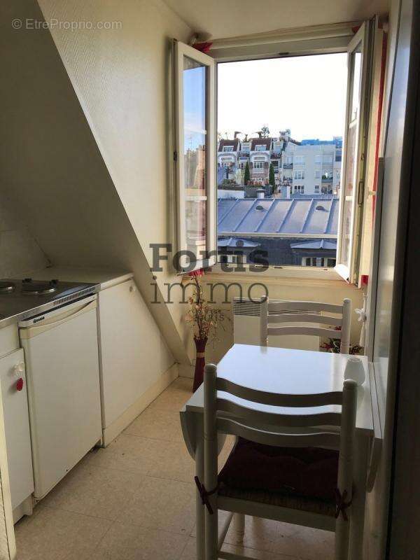 Appartement à PARIS-3E