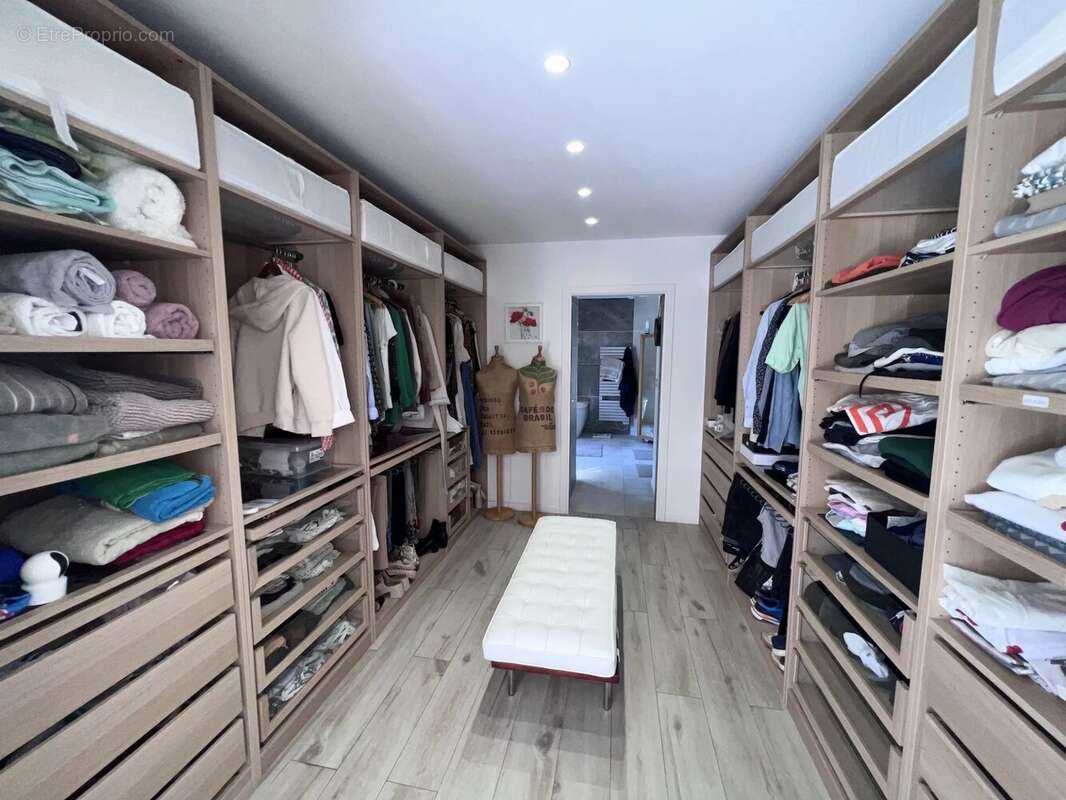 Maison à SOLLIES-TOUCAS