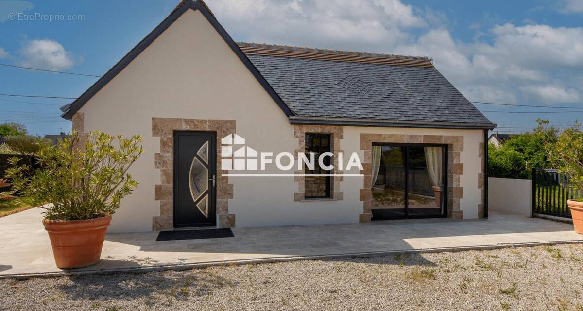 Commerce à NAZELLES-NEGRON