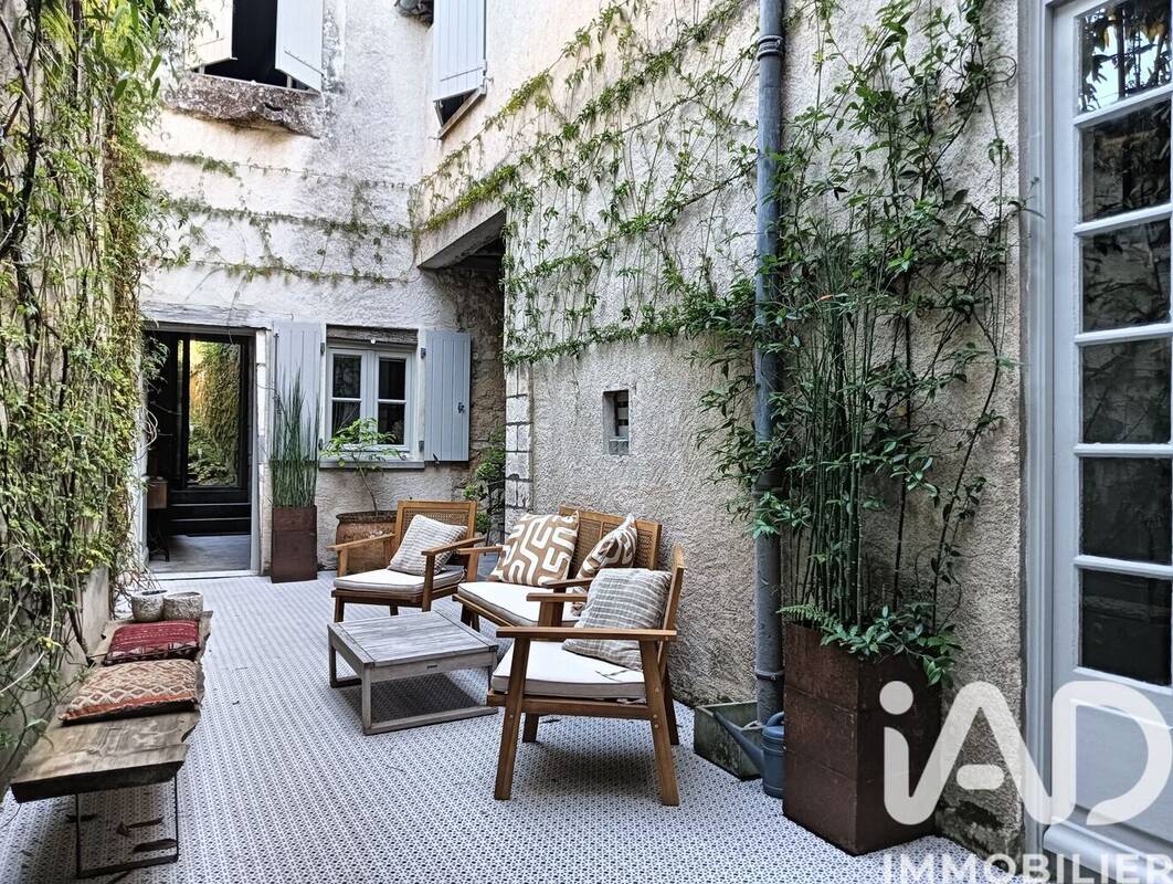 Photo 1 - Maison à VILLEBOIS-LAVALETTE