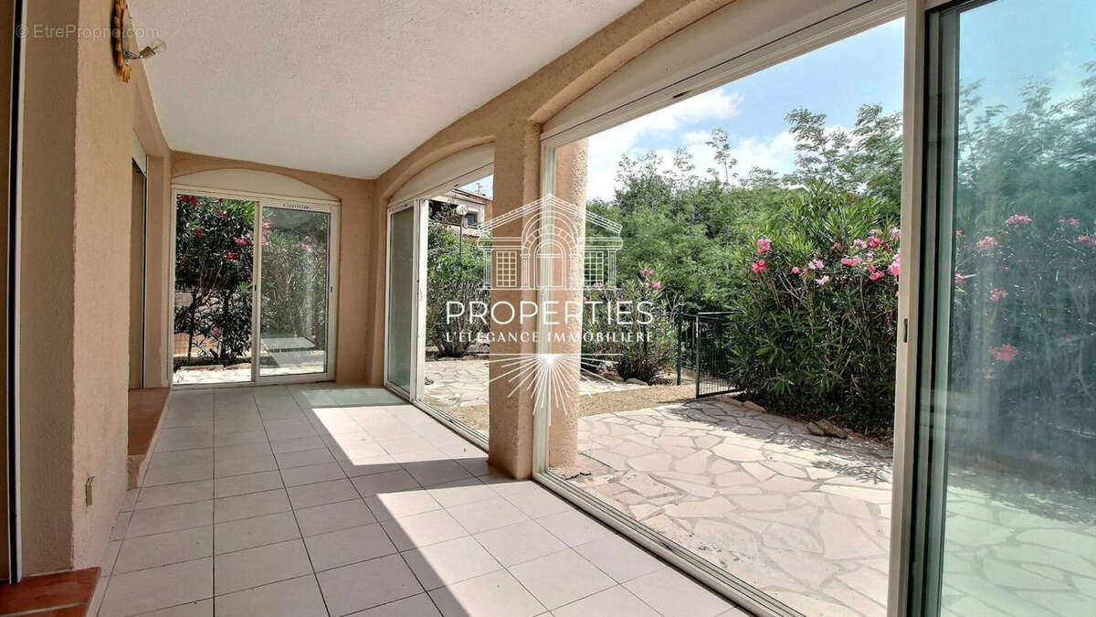 Appartement à BORMES-LES-MIMOSAS