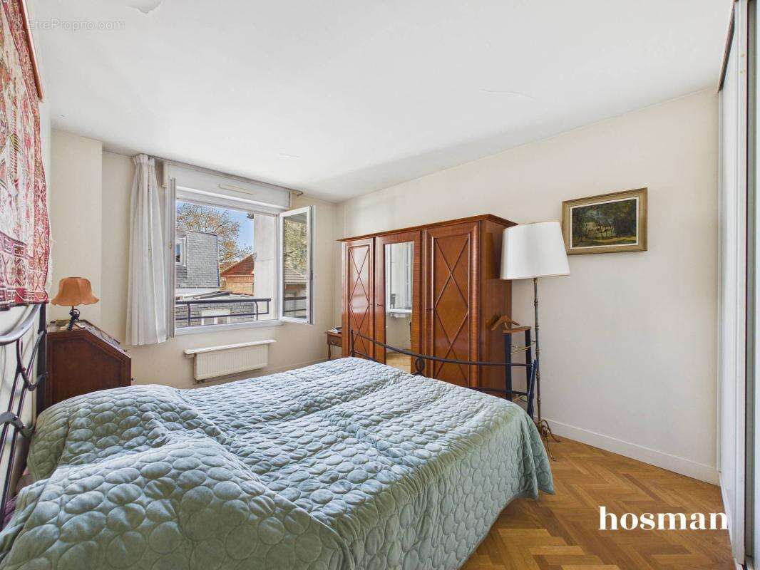 Appartement à LA GARENNE-COLOMBES