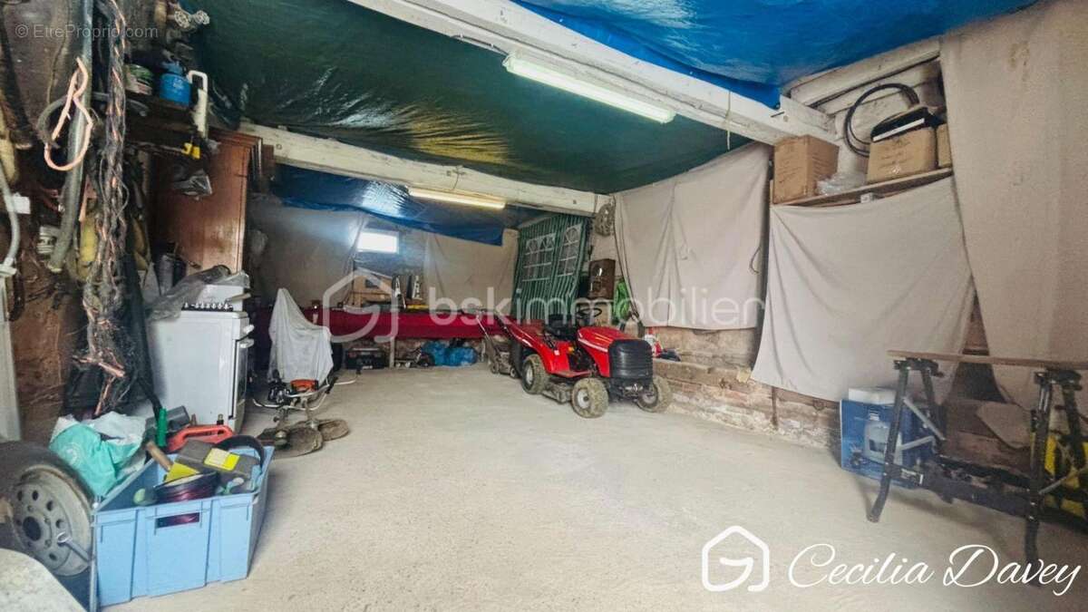 Maison à VILLENEUVE-SUR-YONNE