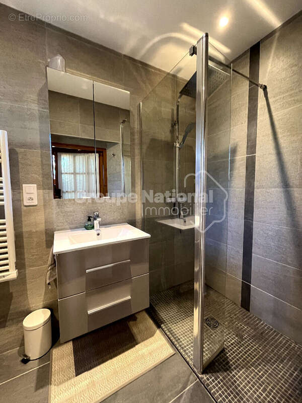 Maison à LA ROQUETTE-SUR-SIAGNE