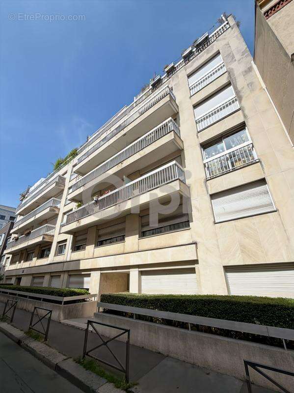 Appartement à PARIS-20E