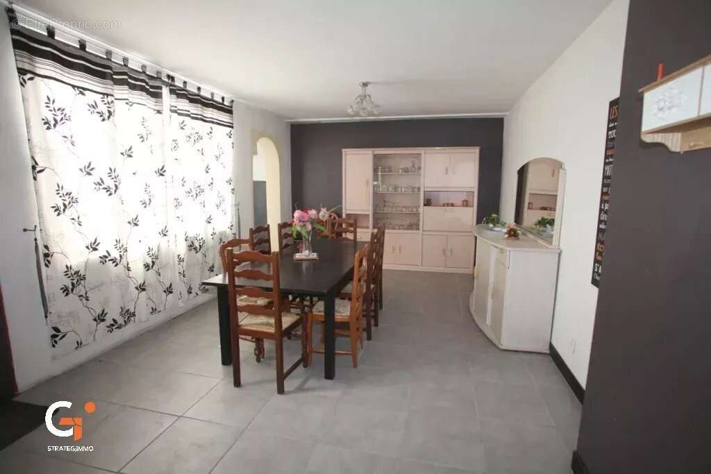 Maison 5 pièces avec cour - photo 3
