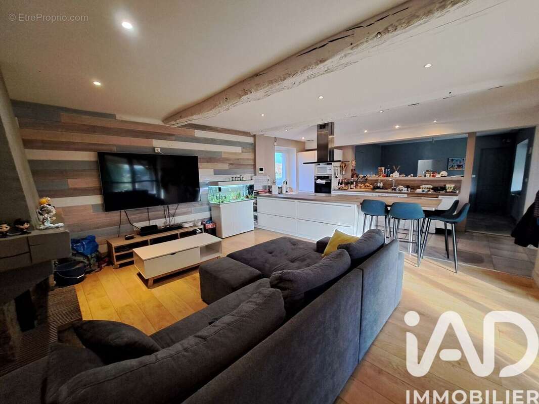 Photo 3 - Maison à MONTBIZOT