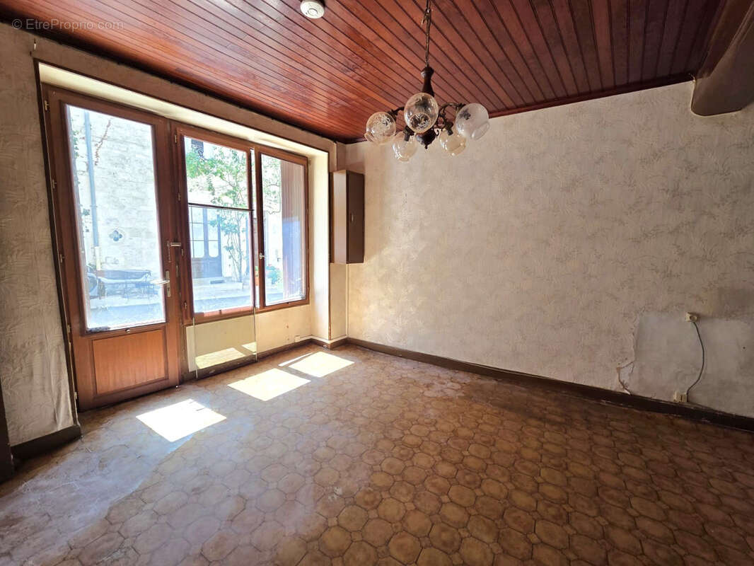 Beau potentiel pour cette maison de village - photo 2