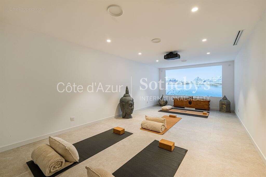 Mougins, villa de prestige avec vue panoramique, piscine, maison d'amis et parc privé - photo 16