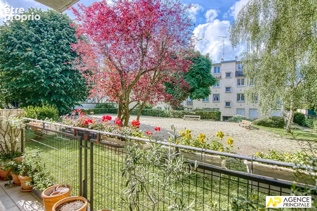 Versailles Rive Droite square Jean Houdon - Appartement 6 pièces 126.67 m² carrez avec balcons, caves et box - photo 4
