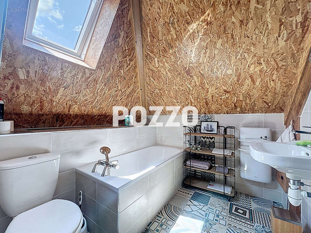 Maison à SAINT-HILAIRE-DU-HARCOUET