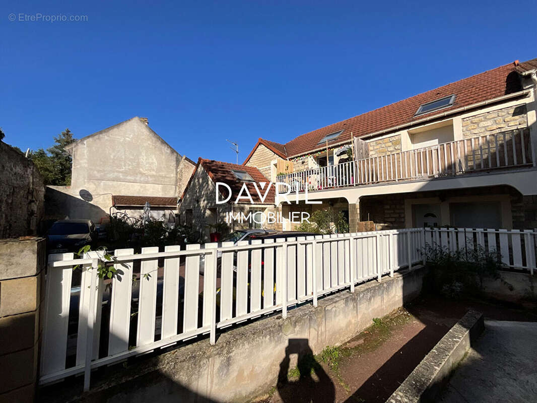 Maison à MAURECOURT