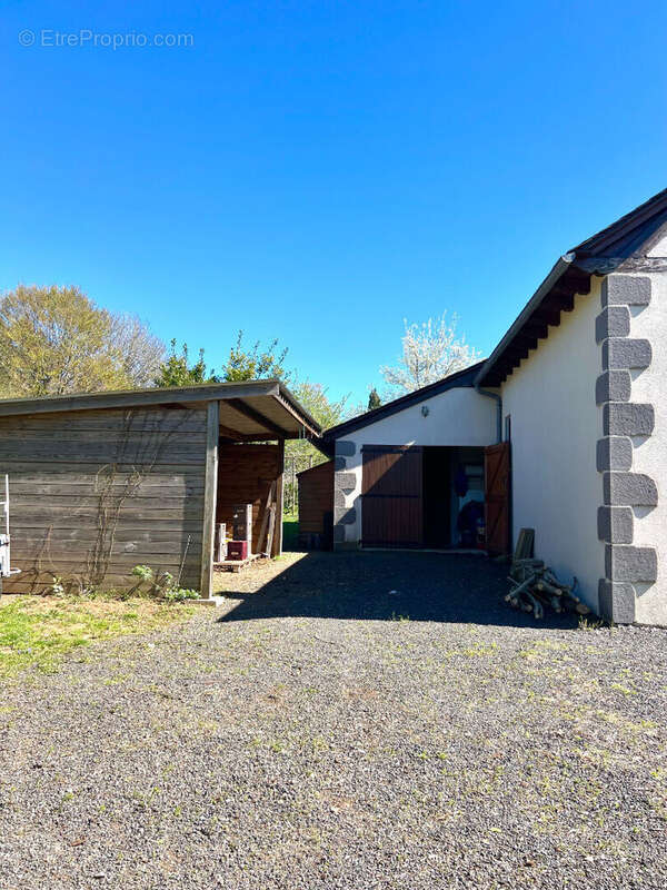 Maison à SAINT-CIRGUES-DE-MALBERT