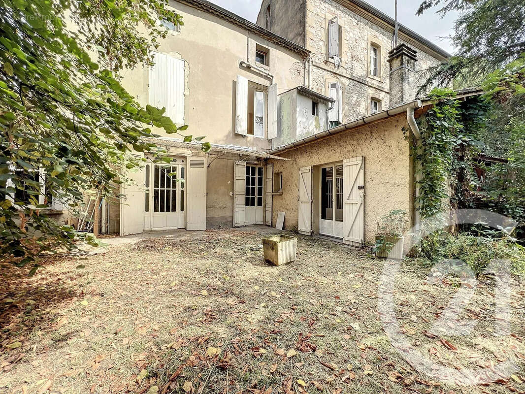 Maison 208 m² à Agen  - photo 3