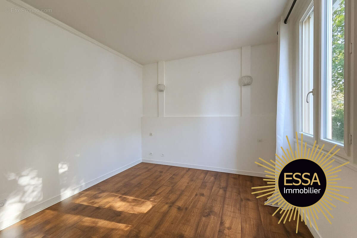 Appartement à LA CELLE-SAINT-CLOUD