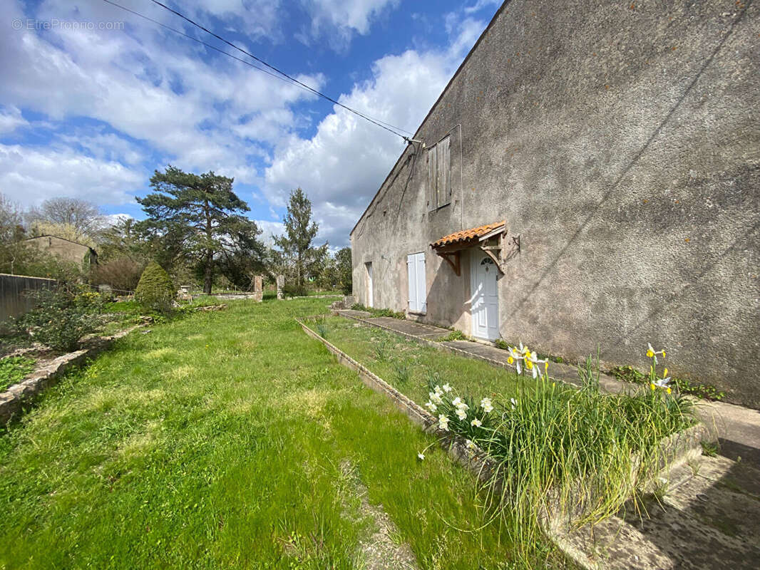 Maison à TONNAY-CHARENTE