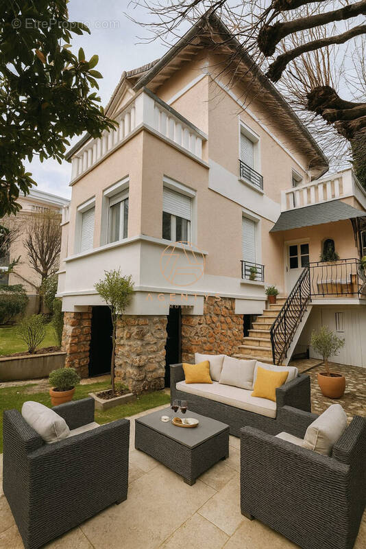 Maison à SAINT-MAUR-DES-FOSSES