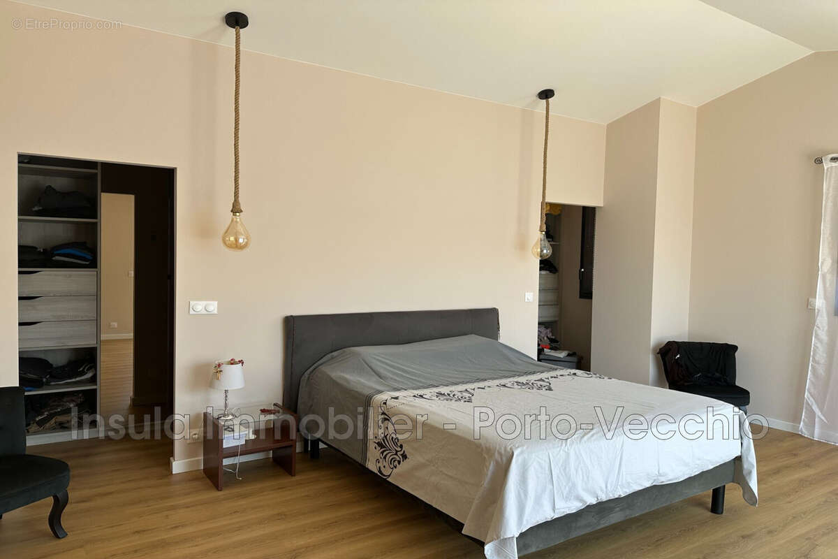 Maison 263 m² à Porto-Vecchio  - photo 4