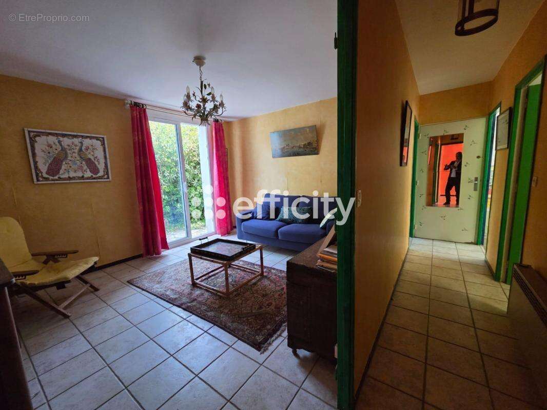 Appartement à SAINT-CYR-SUR-MER