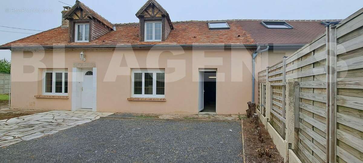 WhatsApp Image 2025-04-25 à 14 - Maison à CHASSE