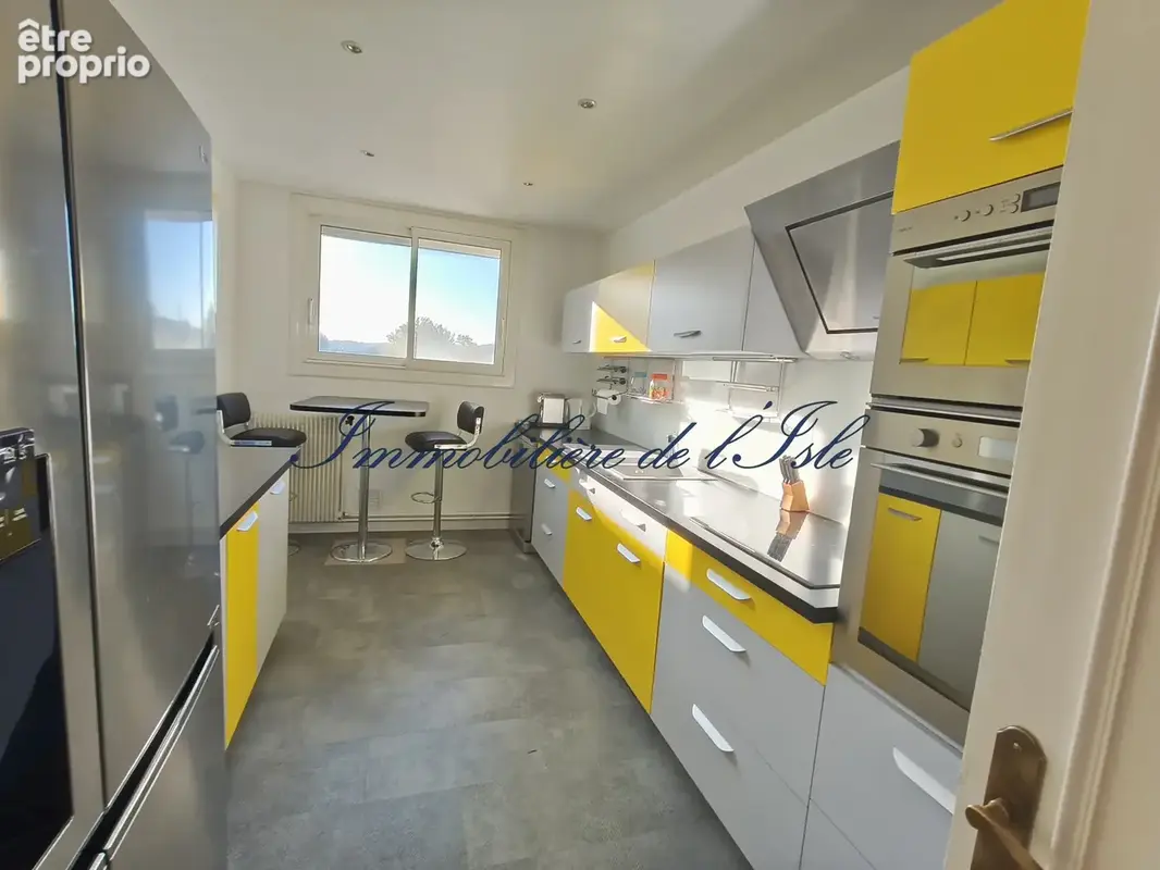 Élégant appartement traversant avec balcon et parking - photo 3