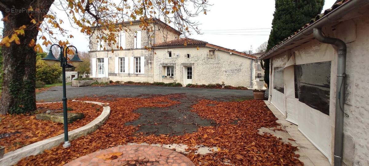 Maison à PERIGNAC