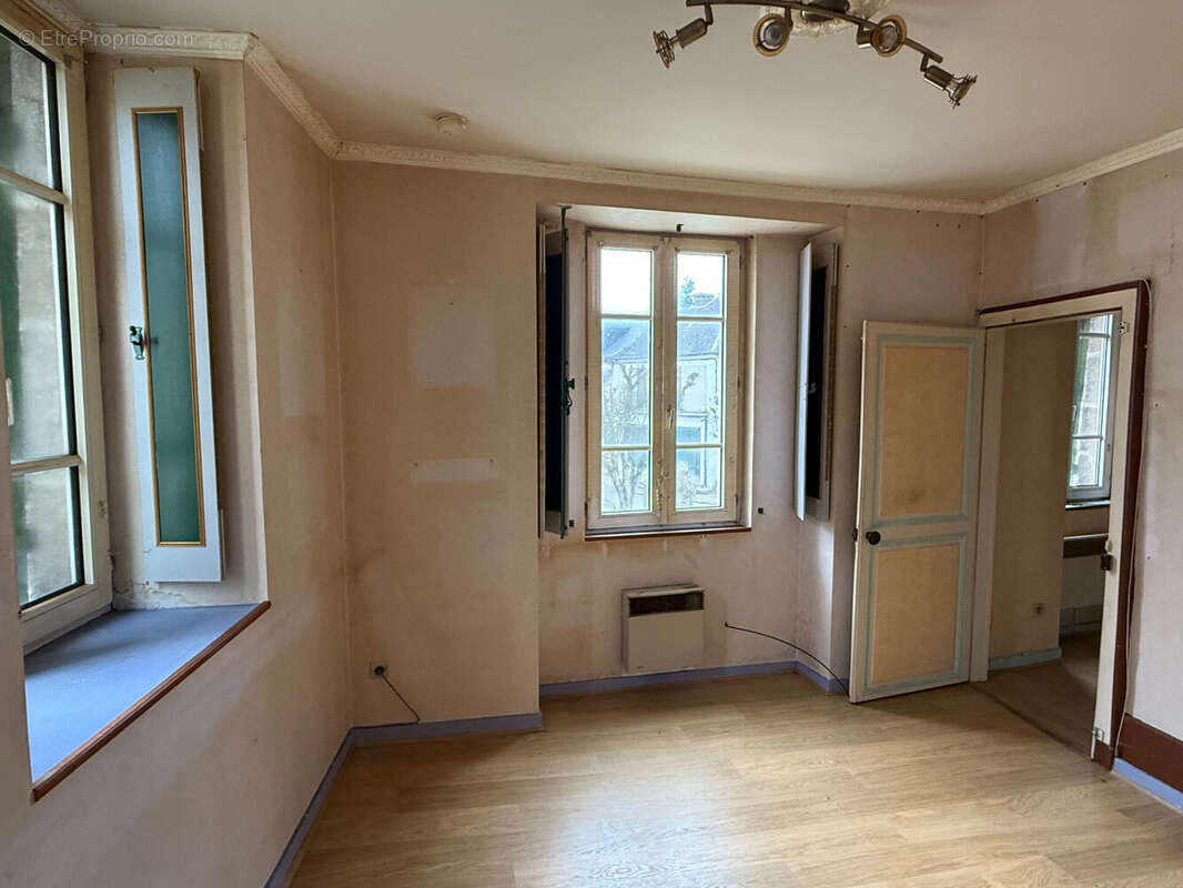 Appartement à CLUIS