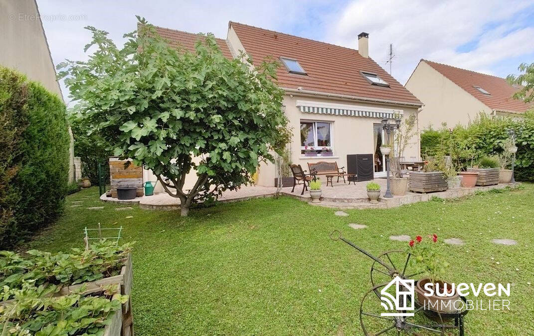 Maison à CHAUCONIN-NEUFMONTIERS