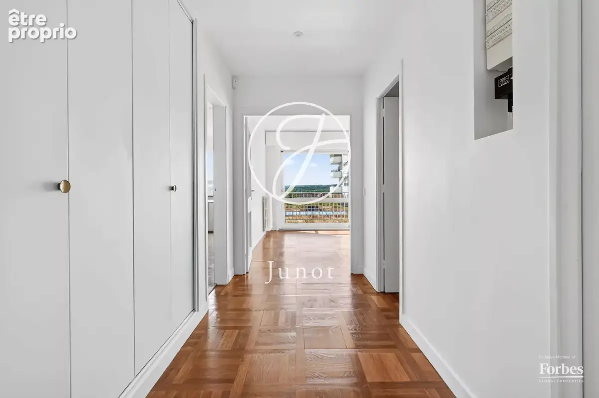 Garches - CENTRE-VILLE - Appartement de 4 chambres - photo 14