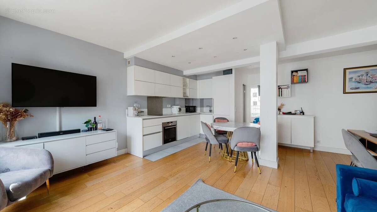 Appartement à LEVALLOIS-PERRET