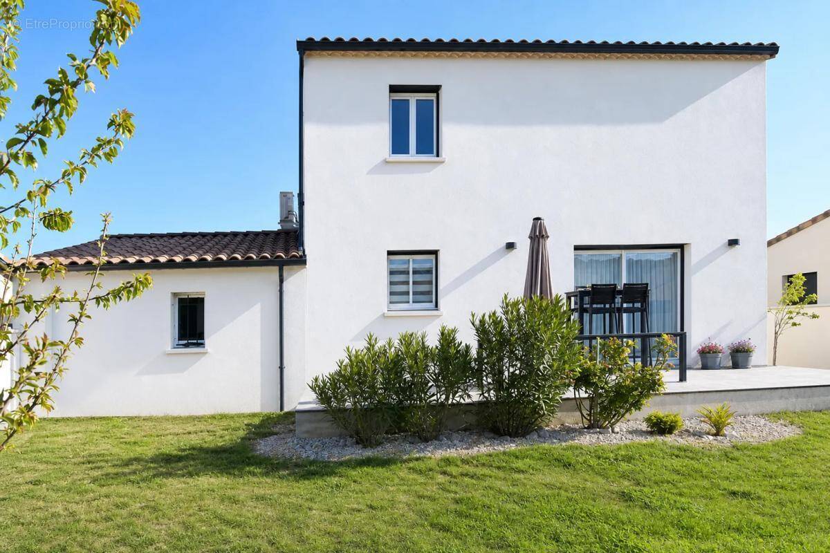 Maison à PIOLENC